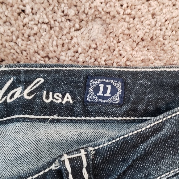 Jeans - Picture 2 of 3